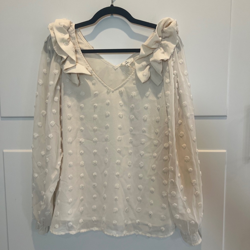 Entro Cream‎ Dot Ruffle Blouse V-Neck Long Sleeve Top Women's Size M Career Date